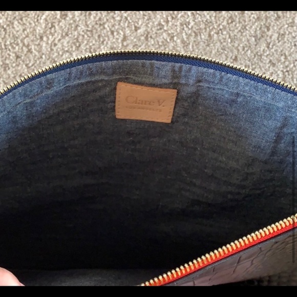 💙CLARE V. Oversized clutch in navy croc - RARE! - Picture 2 of 2